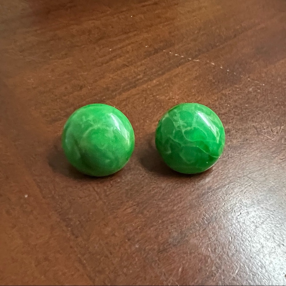 Vintage Marbled Green Clip Earrings er2 - Picture 5 of 6